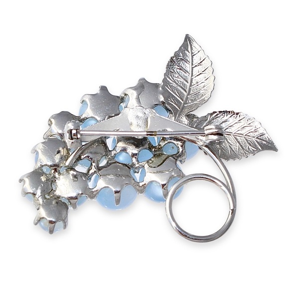 Vintage Blue Moonglow Lucite Grape Brooch Silver Tone Moon Glow Fruit Pin - Picture 2 of 3